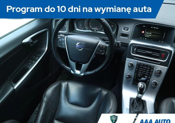 Volvo V60 Cross Country cena 70000 przebieg: 191849, rok produkcji 2016 z Sieniawa małe 379